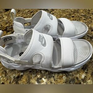 Nike Owaysis Sport Sandals White Platinum  Women’s Size 8 CK9283-10 Adjustable